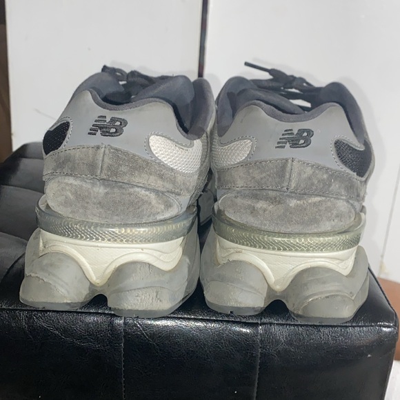 Men New Balance 9060 sneakers - Picture 3 of 4